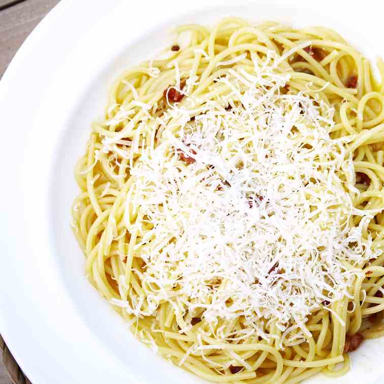 Traditional Italian Spaghetti Carbonara