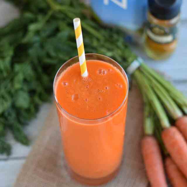 Carrot, Apple and Turmeric Smoothie