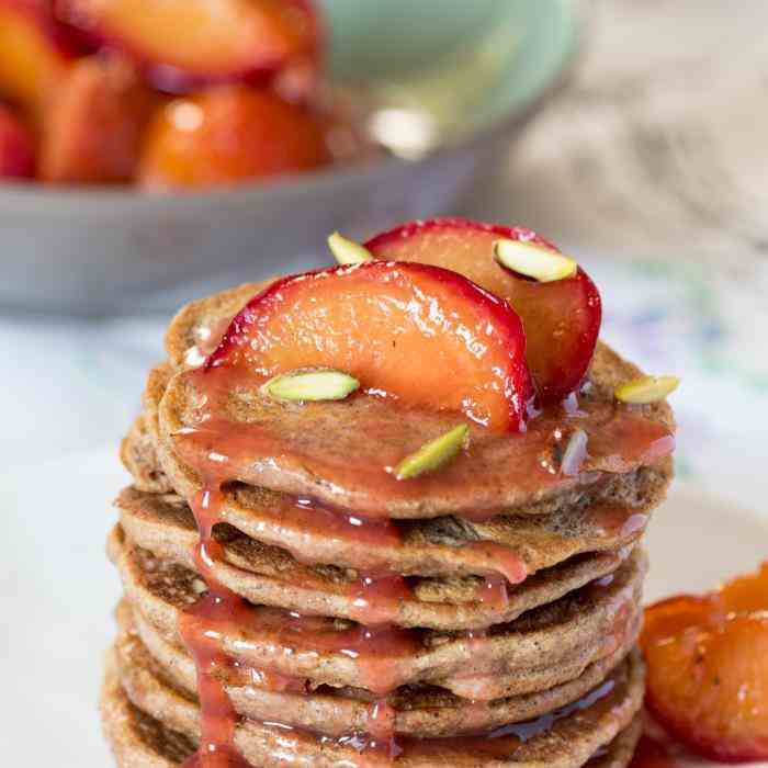 Plum pancakes with cinnamon