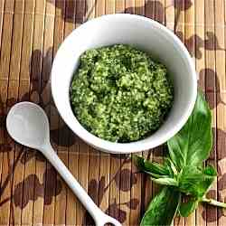 Spinach Basil & Walnut Pesto