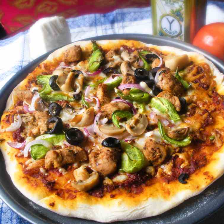 Spicy Pizza with Chicken Fajita Topping