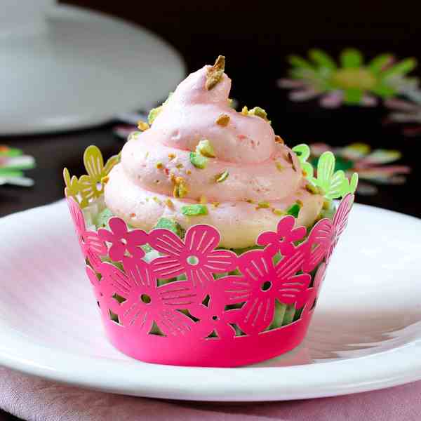 Pistachio Cupcakes with Champagne Frosting