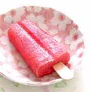 Popsicles — juicy frozen fruits on a stick