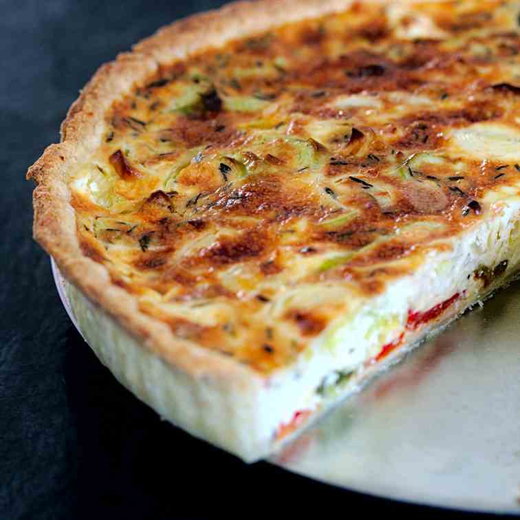 Roasted Bell Pepper and Leek Quiche