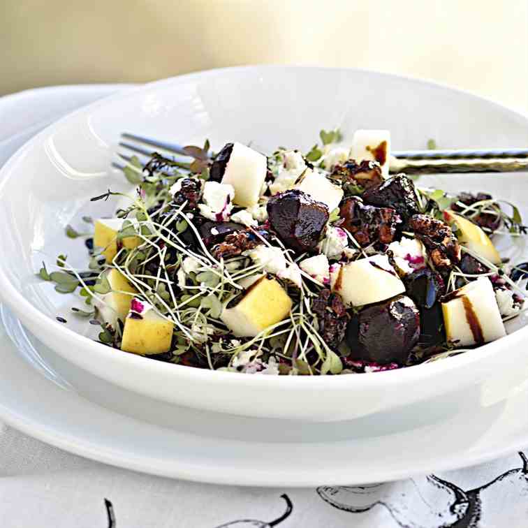 Pears and roasted beet salad