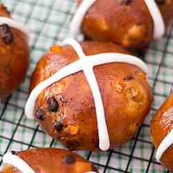 Chocolate Chip Hot Cross Buns