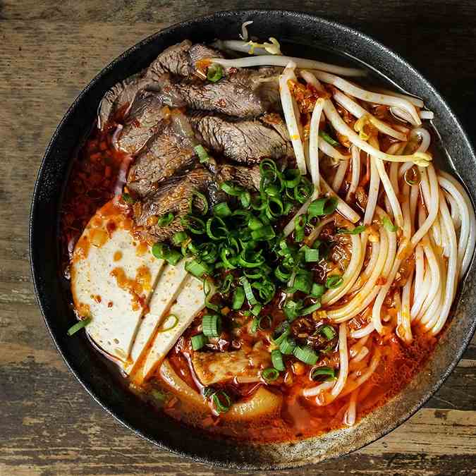 Spicy Beef Noodle Soup (Bun Bo Hue)