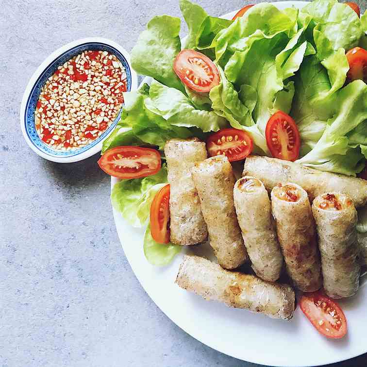 Nem - traditional Vietnamese crispy rolls